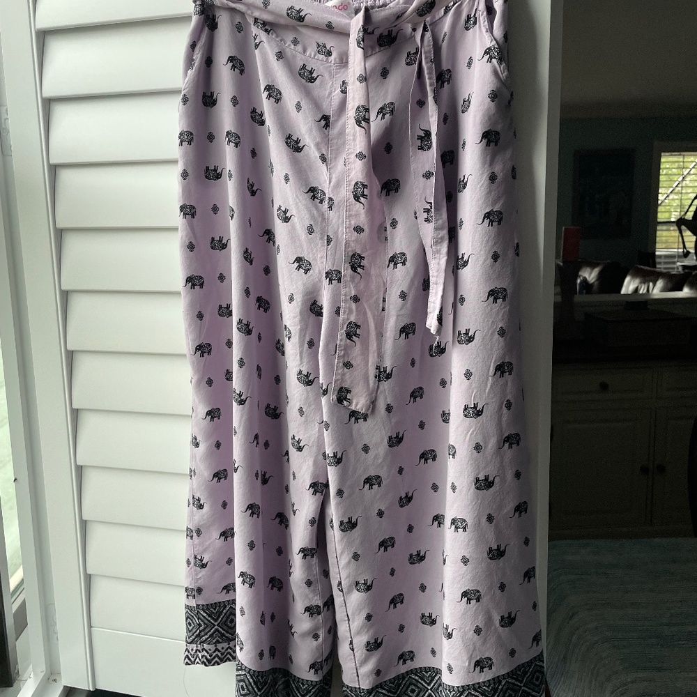 Capri style pants